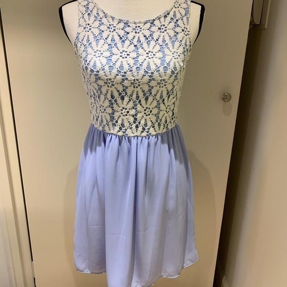 Eight Sixty Dresses & Skirts - Eight Sixty Lavender Sleeveless Dress